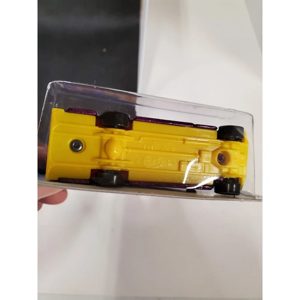 Hot Wheels MOD BOD SERIES School Bus Hummer